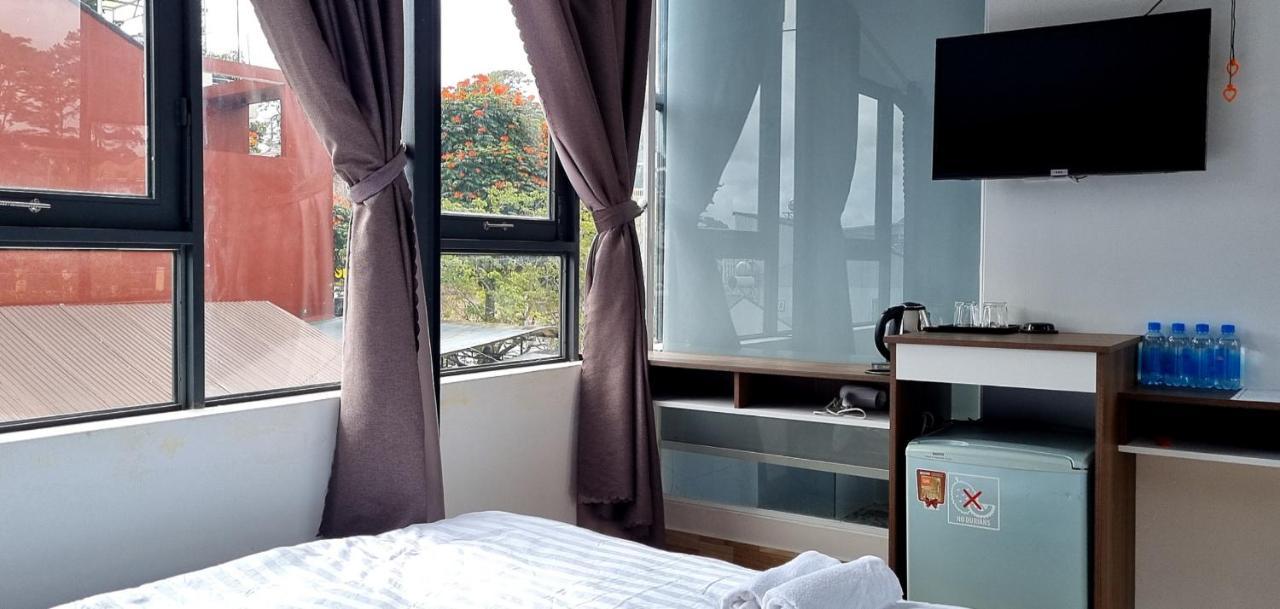 Sen Viet Hotel Dalat Exterior photo